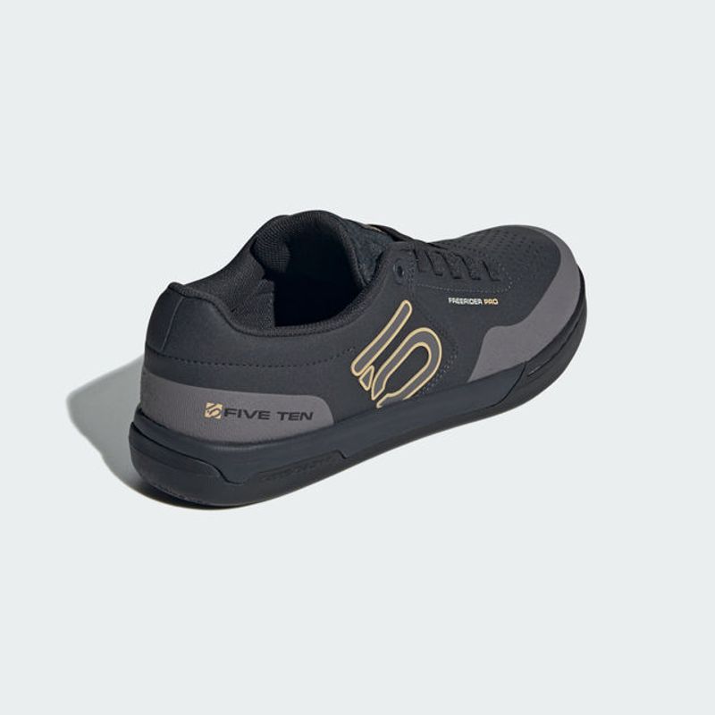 -ADIDAS-FTW-FREERIDER-PRO-MALE