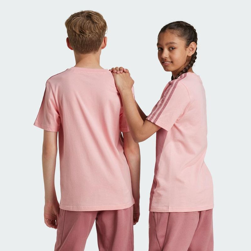IV7300_SUBV_Unisex_Model_eCom.jpg