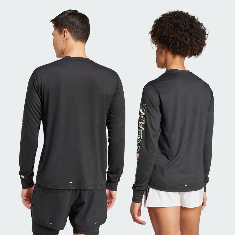 IW9273_SUBV_Unisex_Model_eCom.jpg