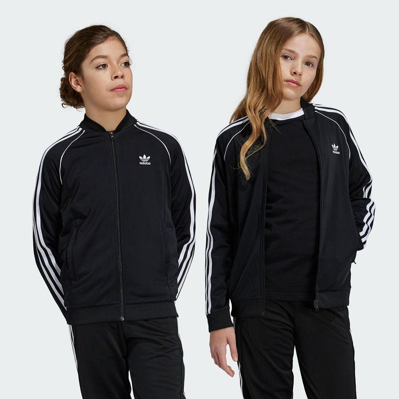 IX7628_SUPS_Unisex_Model_eCom.jpg