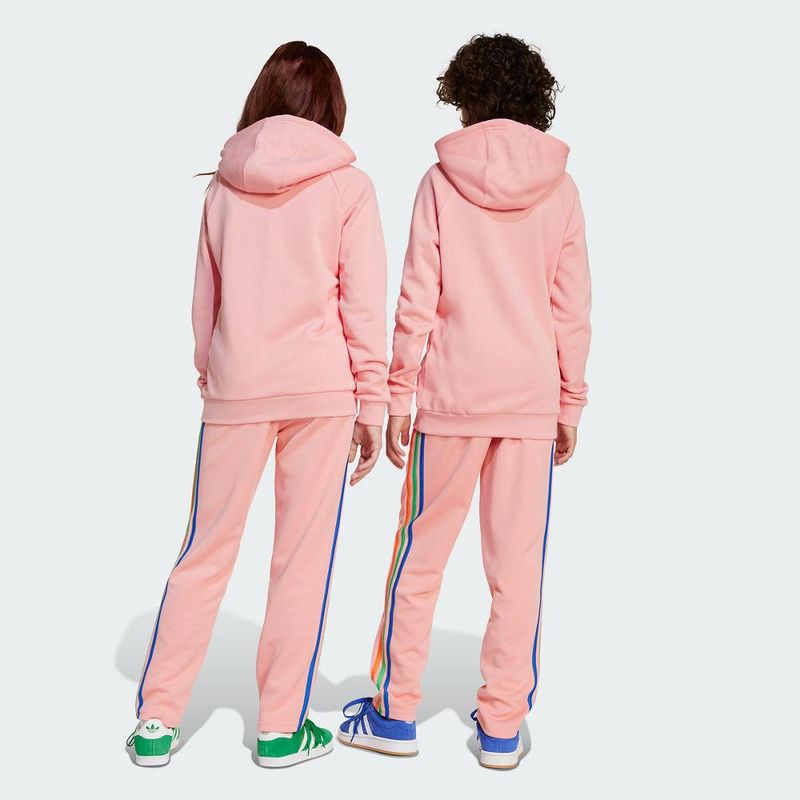 JC8410_SUBV_Unisex_Model_eCom.jpg