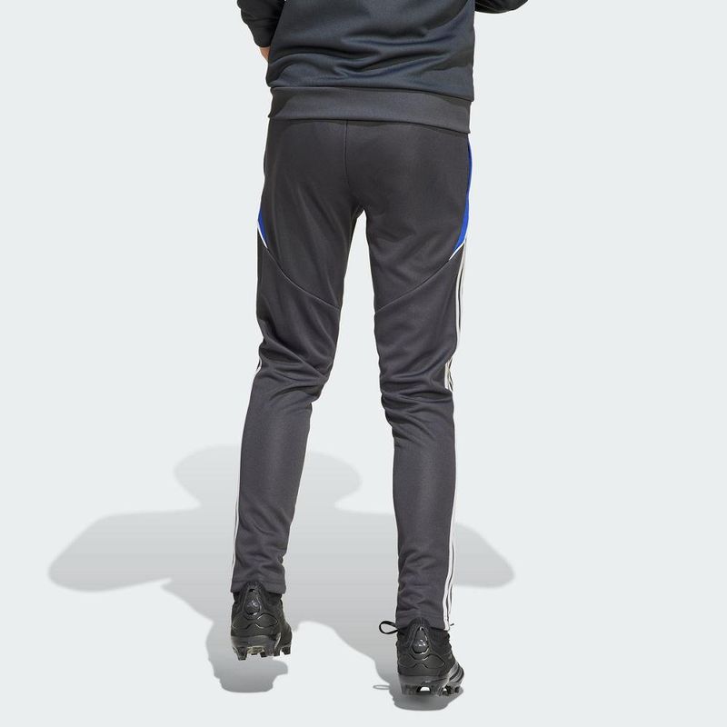 JI5456_B_Model_eCom.jpg