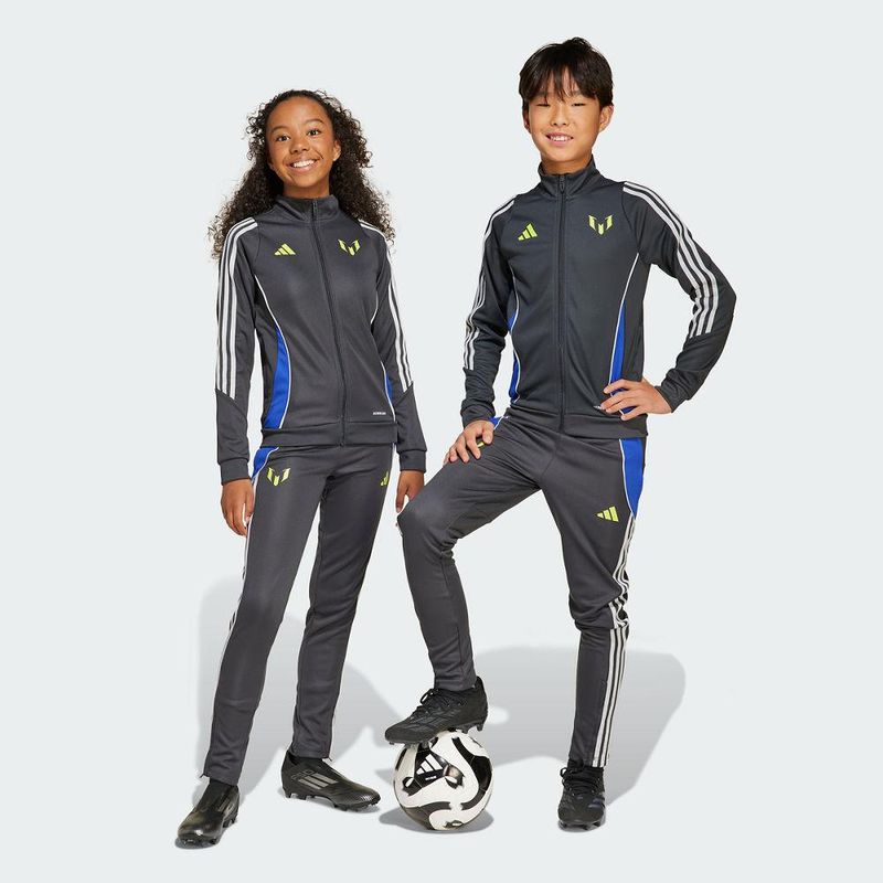 JI5456_SUPS_Unisex_Model_eCom.jpg
