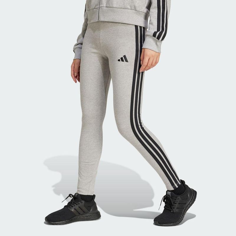 JE0068_F_Model_eCom.jpg