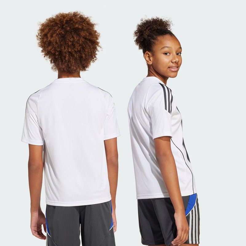 JL7455_SUBV_Unisex_Model_eCom.jpg