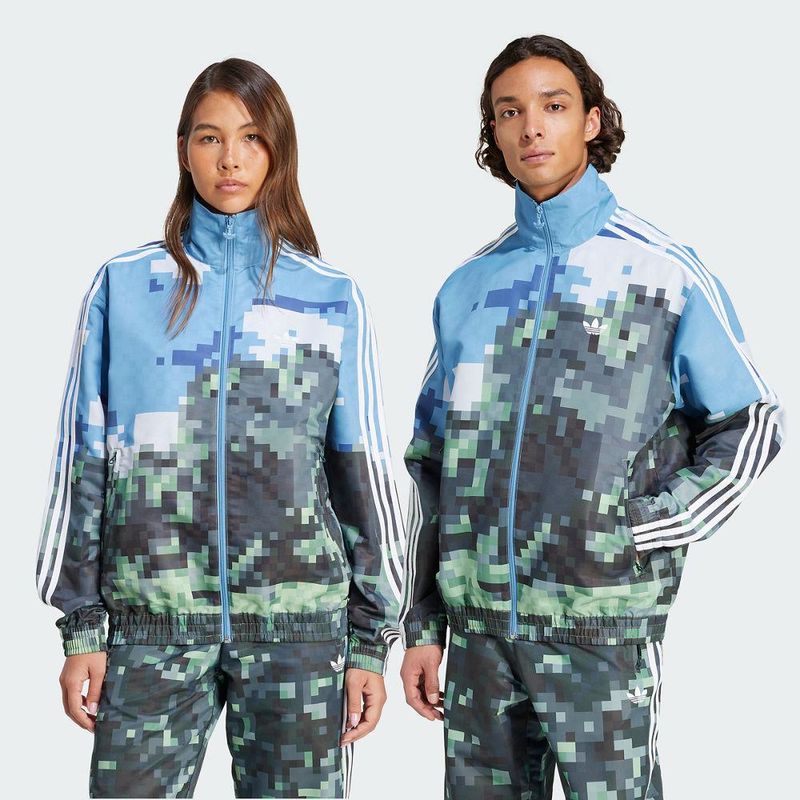 JZ9921_SUPS_Unisex_Model_eCom.jpg