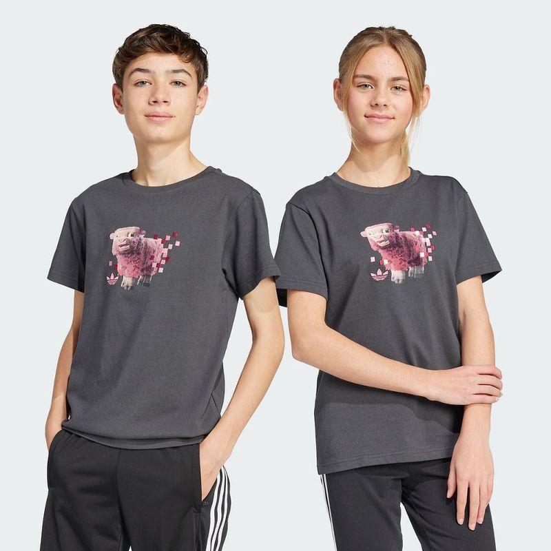 JZ9937_SUPS_Unisex_Model_eCom.jpg