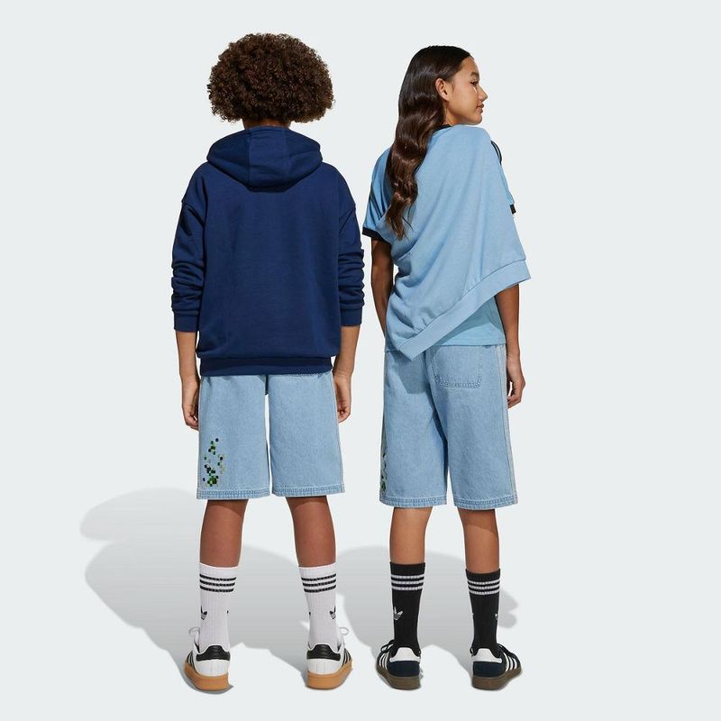 JZ9938_SUBV_Unisex_Model_eCom.jpg