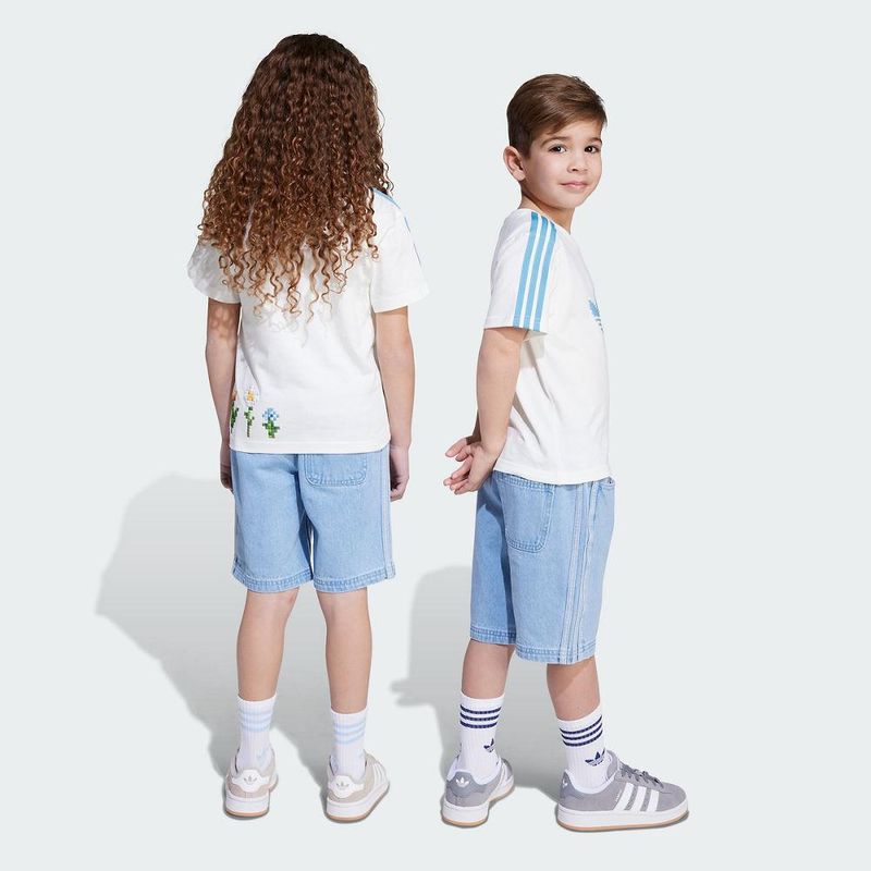 JZ9942_SUBV_Unisex_Model_eCom.jpg