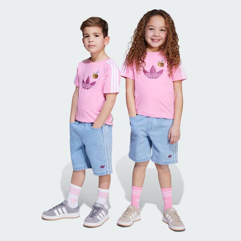 JZ9943_SUPS_Unisex_Model_eCom.jpg