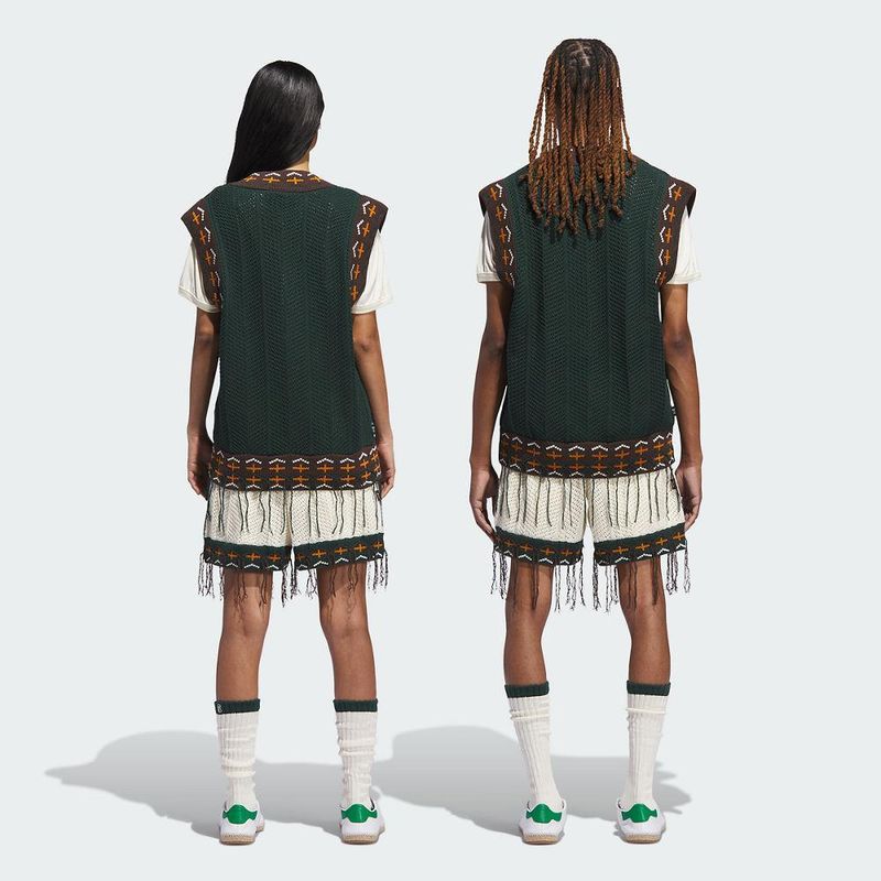 JP1606_SUBV_Unisex_Model_eCom