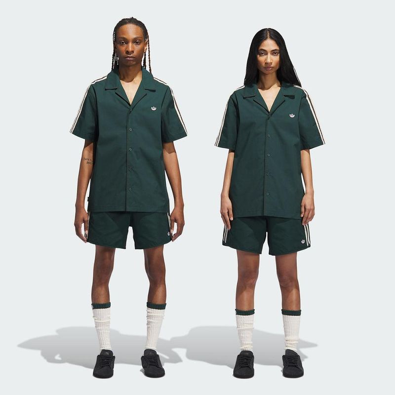 JP3870_SUPS_Unisex_Model_eCom