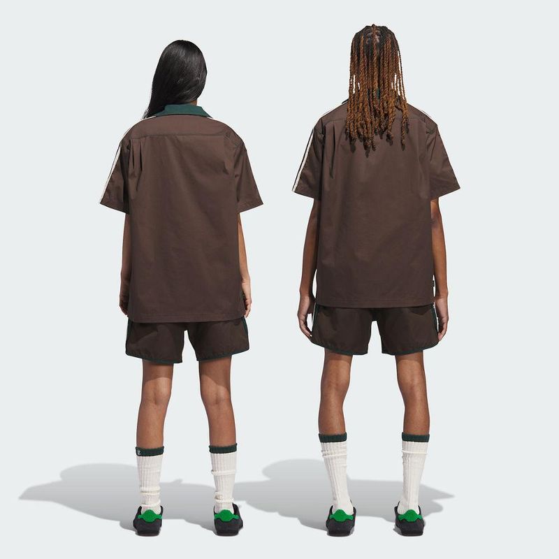 JP3870_SUBV_Unisex_Model_eCom