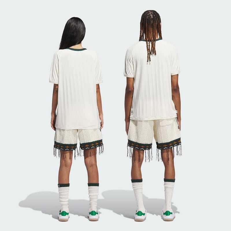 JX6554_SUBV_Unisex_Model_eCom